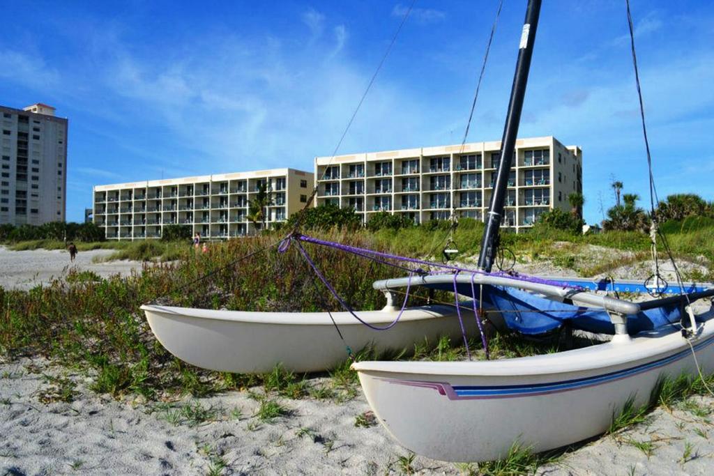 Ocean Landings Resort Cocoa Beach Exterior photo